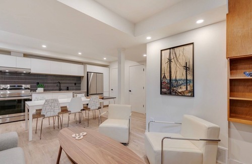 Northwest Calgary House | No. 2 Rosetree Suites - Stylish 3BR Home w/Perfect Quiet Calgary Location