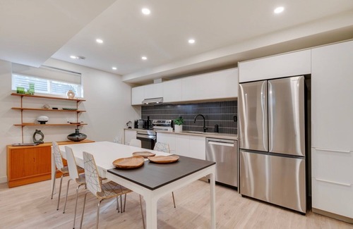 Northwest Calgary House | No. 2 Rosetree Suites - Stylish 3BR Home w/Perfect Quiet Calgary Location