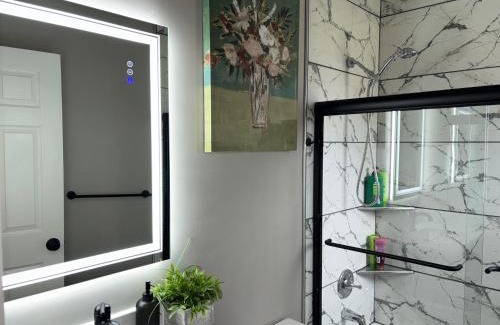 Buffalo Apartment | No Chores, 10min to downtown and 25min to Niagara Falls