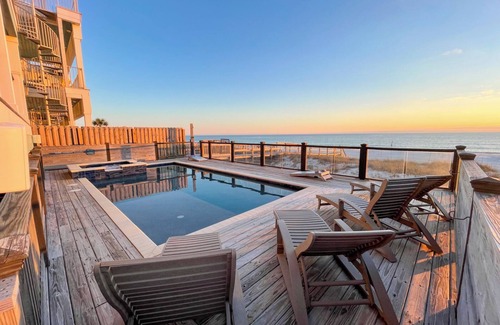 Bel Air House | "No Rain" Beachfront, Private Pool & Outdoor Game Area