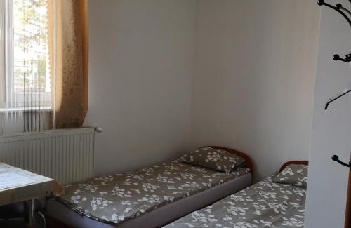 Kajetany House | noclegi u Adama