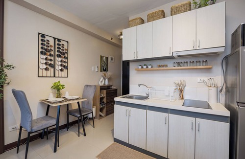 Lapu-Lapu Apartment | Nomads´ Haven - a Budget Friendly, Zen Inspired Condo studio.