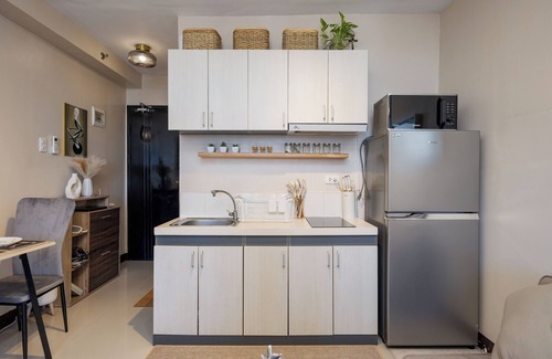 Lapu-Lapu Apartment | Nomads´ Haven - a Budget Friendly, Zen Inspired Condo studio.