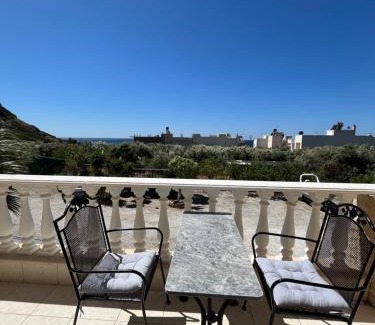 Tsoutsouros Apartment | Nomads in the south