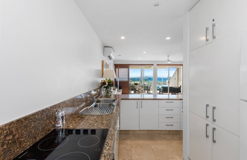 Noosa Heads Apartment | Noosa Crest Premium View Apartment 32 - Rest & Relax