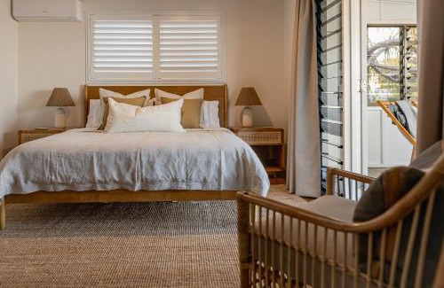 Peregian Beach House | Noosa Gem in Peregian Beach - Ocean View - Steps to beach & village! Dog and family friendly