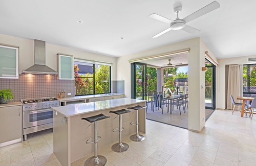 Noosaville Apartment | Noosa Village River Resort
