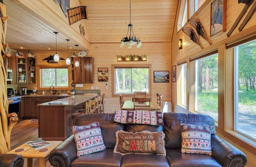 Mazama Cabin | Nordic Village Cabin in the heart of Mazama