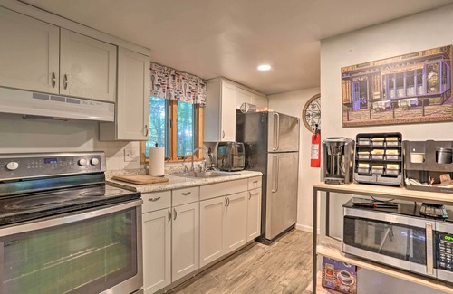 Pocono Lake Cottage | North Arrowhead Lake Cabin w/Deck, Pets Welcome!