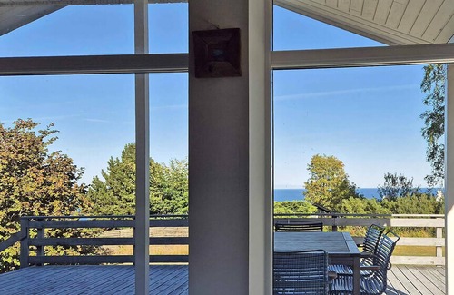 Sandkaas House | North Bornholm, sea view, sandy beach and rocks