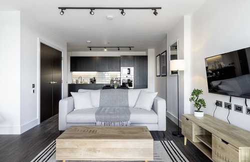 College Park and Old Oak Apartment | North Ken IV - 1-Bedroom+Daybed+Balcony+Concierge