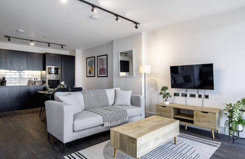 College Park and Old Oak Apartment | North Ken IV - 1-Bedroom+Daybed+Balcony+Concierge