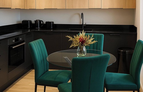 Finchley Apartment | North London 2-Bed Flat for 5, 10 min to Tube