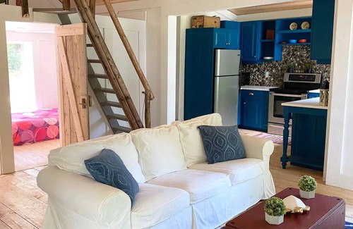 South River Cottage | Northern Retreat, 3BR Rustic Cabin: Lakeview, Private Beach & Dock, Pet Friendly