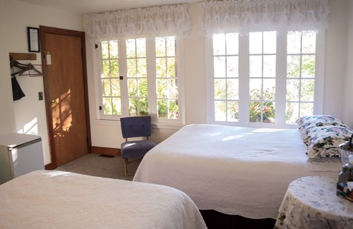 Waterton Park Cabin | Northland Lodge