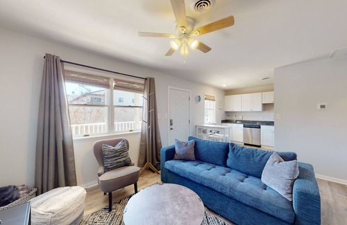 Caine Woods Condo | Northside condo near the beach with private balcony, full kitchen, AC, & W/D