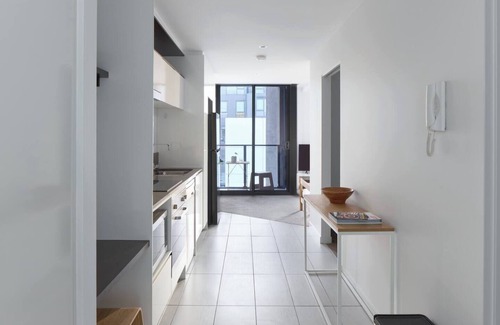 Brunswick East Apartment | Northside Rendezvous A Stylish Couples Hideaway