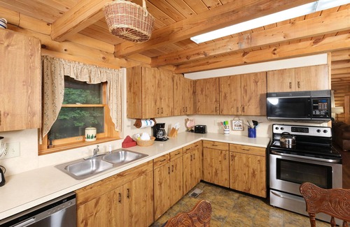 Gatlinburg Cabin | Norton Creek Hideaway