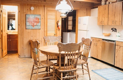 Gatlinburg Cabin | Norton Creek Hideaway