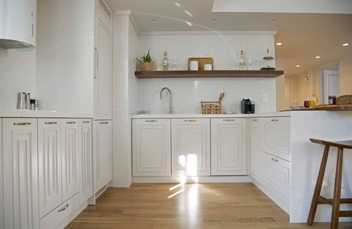 Athens City Centre Apartment | Notos | 3BDR Suite Apartment with Acropolis View