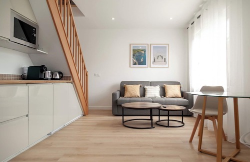 Antony Apartment | Nouveau Duplex a 1 Minute du RER B