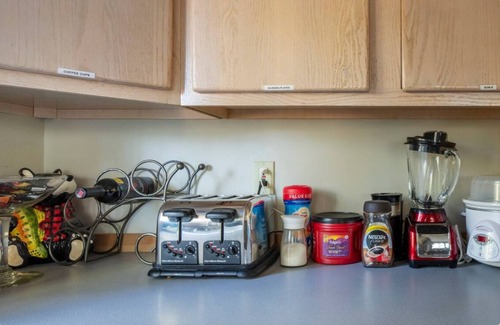 Roslyn Ridge House | NOW OPEN WKND! SEPTEMBER DATES AVAILABLE! QUIET, PRIVATE, VIEWS, SPA ,FIRE-PIT.