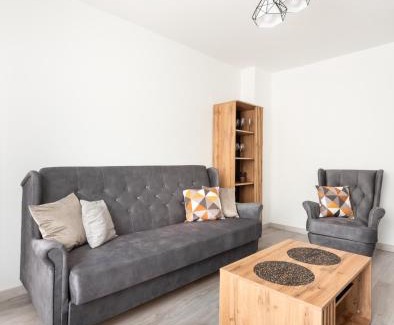 Bialoleka Apartment | Nowodwory Cosy Apartment by BookingHost