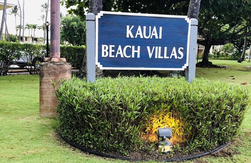 Hanamaulu Condo | nSee & Hear Ocean! Stroll to the beach! Secluded yet conveniently located!