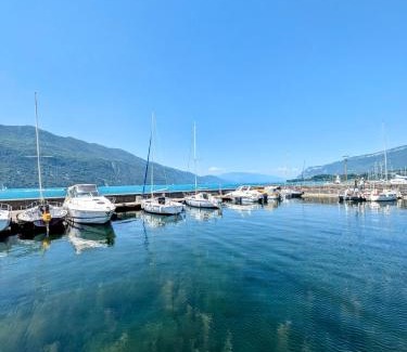 Aix-les-Bains Boat Rental | Nuits voilier - Séjour unique