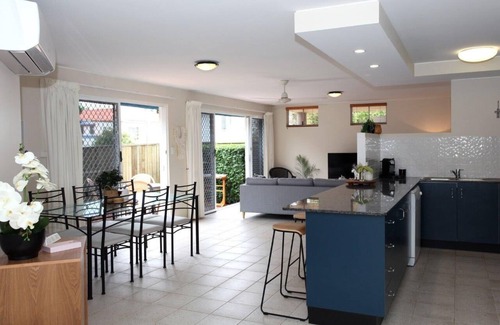 Dicky Beach House | Number One The Ngunguns