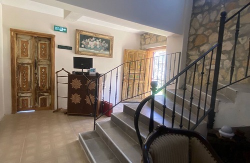 Dikili Bed & Breakfast | Nur Karen Taş Konak