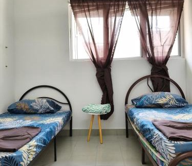 Pulau Sebang Apartment | NurrCha Homestay Afamosa near WaterparklHondalUniKL