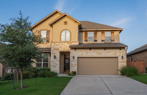 Leander House | NW Austin Getaway in Leander, Crystal falls Golf Course,HEB Center, Cedar Park