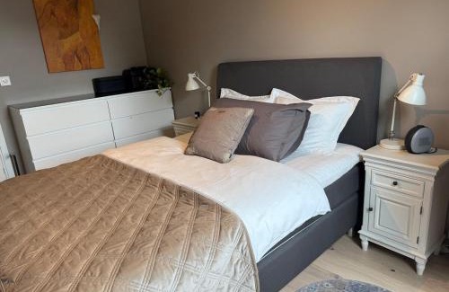Lillestrom Apartment | Nyrenovert toppleilighet midt i Lillestrøm sentrum, nær kollektivterminal