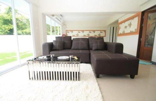 Uttaradit Hotel | O.U.M. Hotel - โรงแรมโอยูเอ็ม