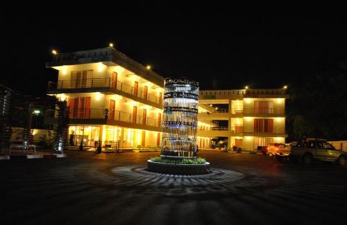 Uttaradit Hotel | O.U.M. Hotel - โรงแรมโอยูเอ็ม