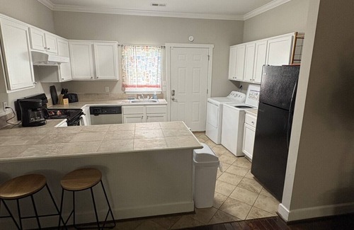 Columbus House | Oak Bungalow in Midtown