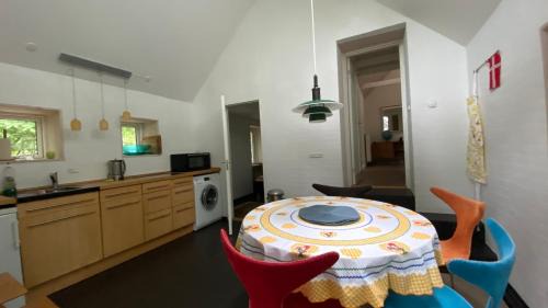 Ronne House | Oak Cottage near Rønne & Beach