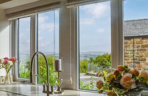 Fence House | Oak Tree Cottage