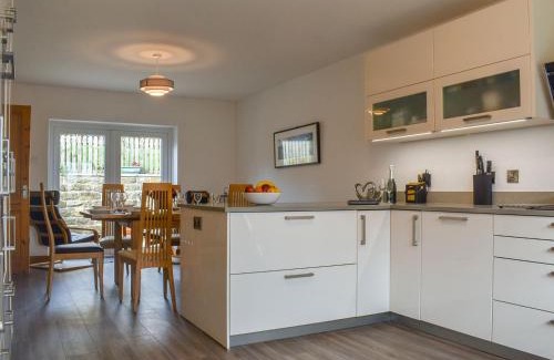 Fence House | Oak Tree Cottage