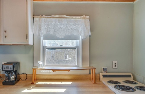 Oakland Apartment | Oakland Apt on Messalonskee Lake w/Dock Access!