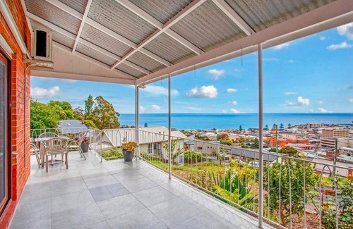 Burnie House | Oakleigh Guest House with Ocean Views - Room 8