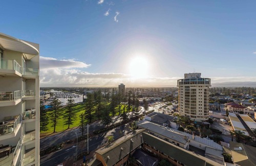 Glenelg Apartment | Oaks Glenelg Liberty Suites