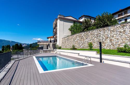 Cargiago Apartment | Oasi Giardino - Pool and Lake View and Garden