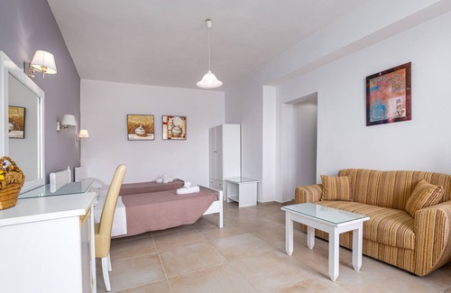 Perama Hotel | Oasis Hotel