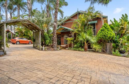 Ulladulla Hotel | Oasis Inn Ulladulla - Welcoming Guests 18 Years and Older