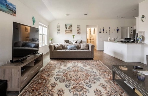 McNeil House | Oasis Inspired Home w/backyard patio 20 minutes from Downtown Austin!