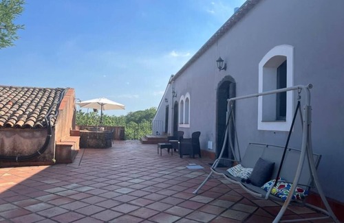 Mascali House | Oasis of Relaxation on Etna - Country House with Independent Suites, Pet-Friendly