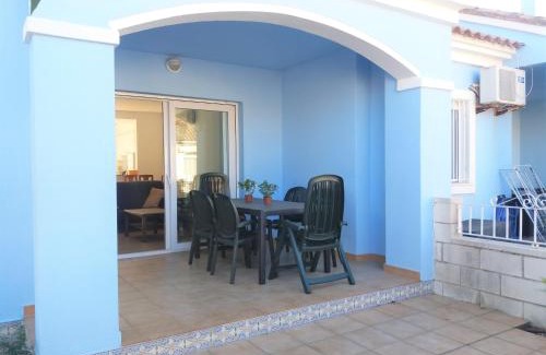 Vergel House | Oasis Park Maria