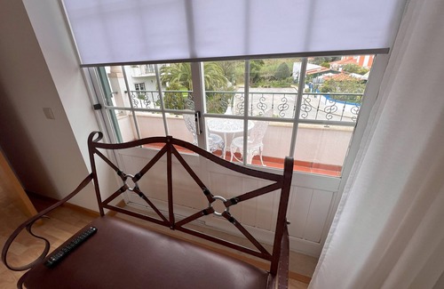 Obidos Villa | Obidos castle view with gym, pool and BBQ.